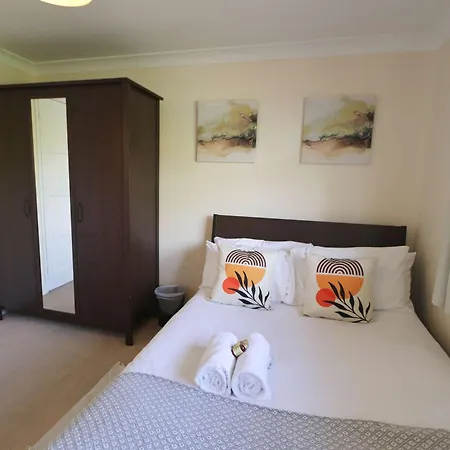 Four Bedroom House On Passage Road Casa vacanze *