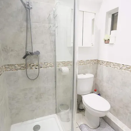 Four Bedroom House On Passage Road Bristol