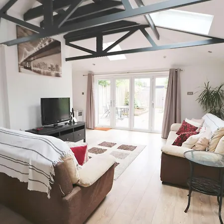 Four Bedroom House On Passage Road Feriehus