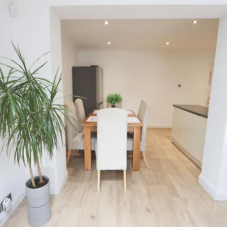 Сasa de vacaciones Four Bedroom House On Passage Road Bristol