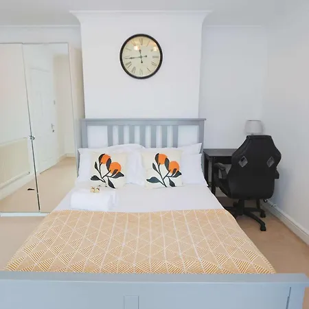Feriehus Four Bedroom House On Passage Road *