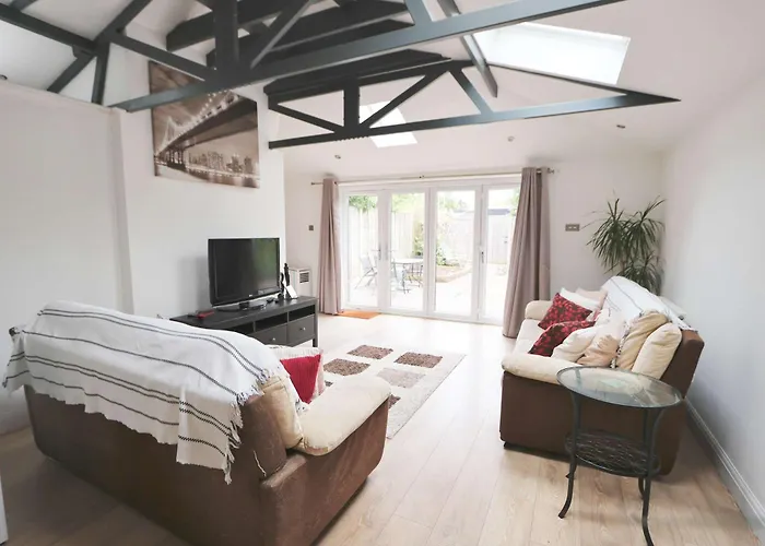 Four Bedroom House On Passage Road Feriehus