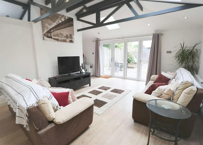 Four Bedroom House On Passage Road Feriehus *