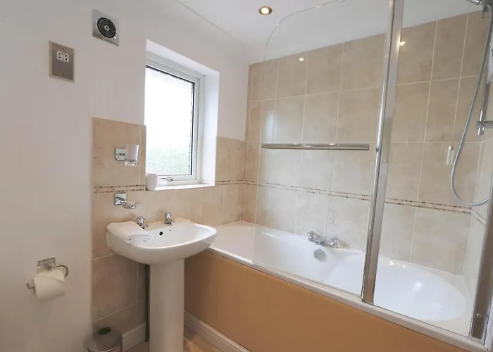 Four Bedroom House On Passage Road Semesterbostad