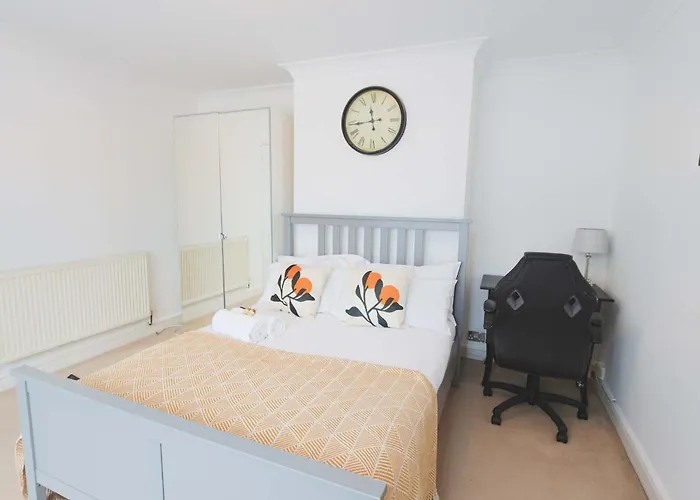 Four Bedroom House On Passage Road Сasa de vacaciones Bristol