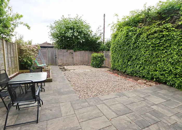 Semesterbostad Four Bedroom House On Passage Road *