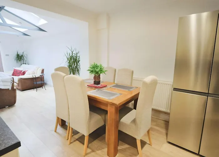 Four Bedroom House On Passage Road Сasa de vacaciones Bristol